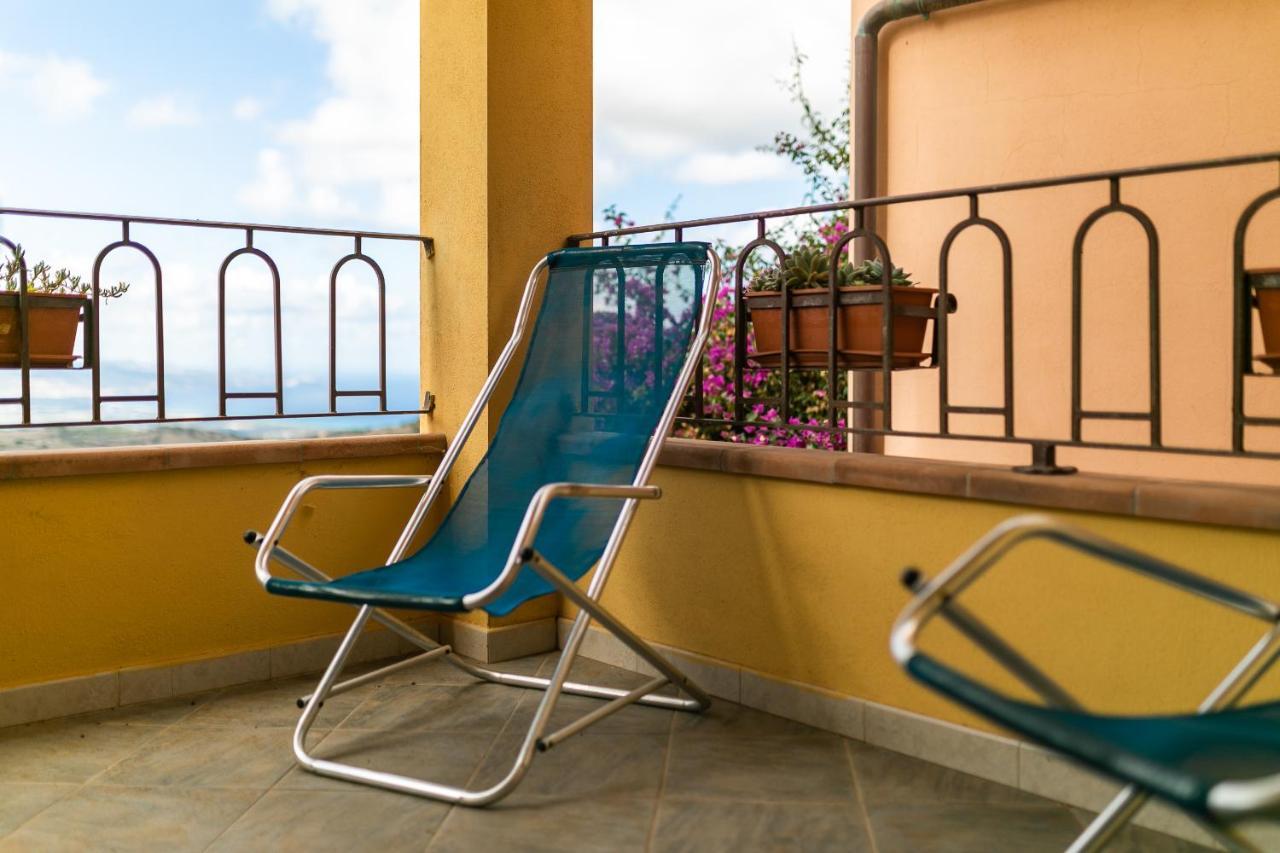 Appartamento Con Piscina 03 Trinità dʼAgultu Exteriér fotografie