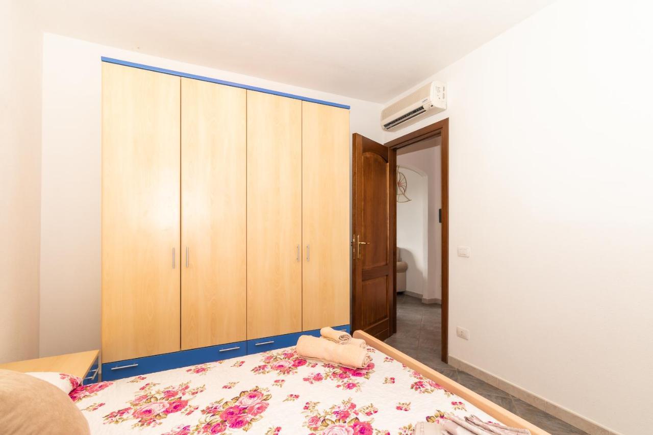 Appartamento Con Piscina 03 Trinità dʼAgultu Exteriér fotografie